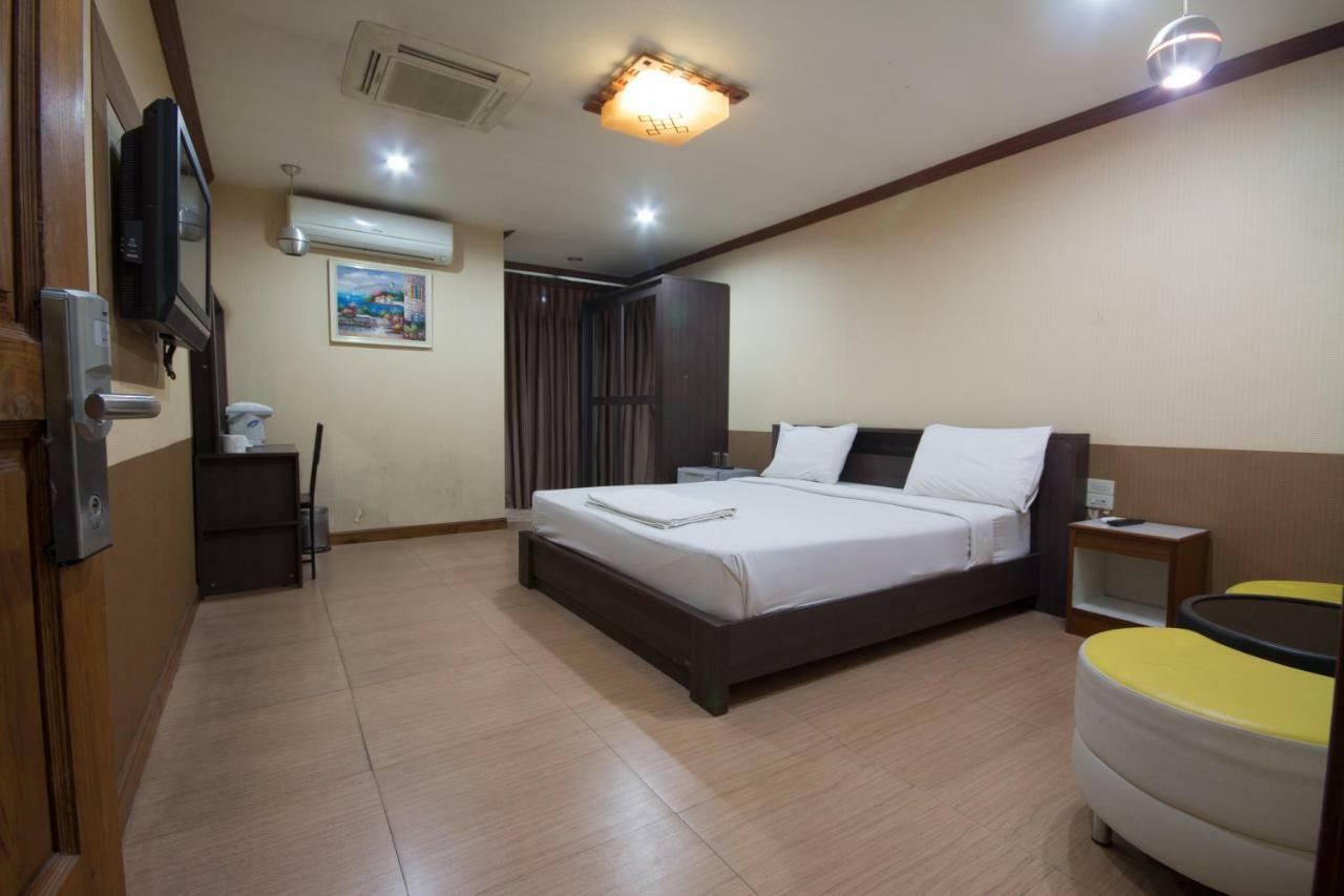 Khon Kaen Ruenrom Hotel Экстерьер фото